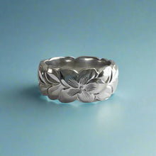 Load image into Gallery viewer, Scalloped Two-Tone Shiny Maile &amp; Hibiscus 8mm Ring in 14K White &amp; Pink Gold
