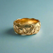 Load image into Gallery viewer, Scalloped Plumeria All Around 8mm Ring in 14K Yellow Gold in size 8
