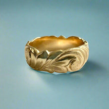 Load image into Gallery viewer, Scalloped Old English All Around 8mm Hawaiian Ring in 14K Yellow Gold in size 10
