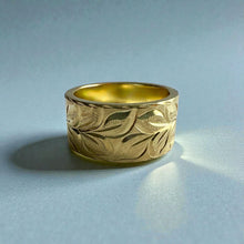 Load image into Gallery viewer, Hibiscus Kiss Design with Maile 10mm Flat Ring in 14K Green Gold
