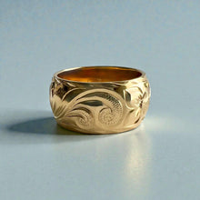 Load image into Gallery viewer, Old English &amp; Hibiscus 10mm Ring in 14K Yellow Gold in size 7 1/4
