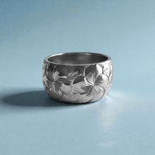 Load image into Gallery viewer, Plumeria with Leaves All Around 10mm Ring in 14K White Gold in size 6 1/4
