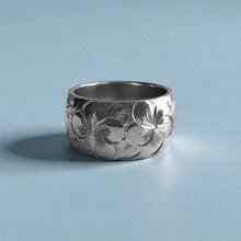 Load image into Gallery viewer, Plumeria with Leaves All Around 10mm Ring in 14K White Gold in size 6 1/4
