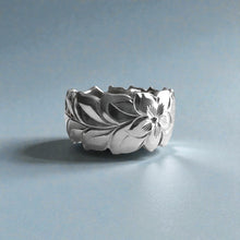 Load image into Gallery viewer, Scalloped Shiny Maile &amp; Hibiscus 12mm Ring in 14K White Gold in size 10 5/8
