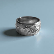 Load image into Gallery viewer, Raised Maile &amp; Plumeria 10mm &quot;Kuuipo&quot; Ring in 14K White Gold

