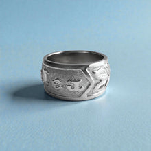 Load image into Gallery viewer, Raised Maile &amp; Plumeria 10mm "Laulea" Ring in 14K White Gold

