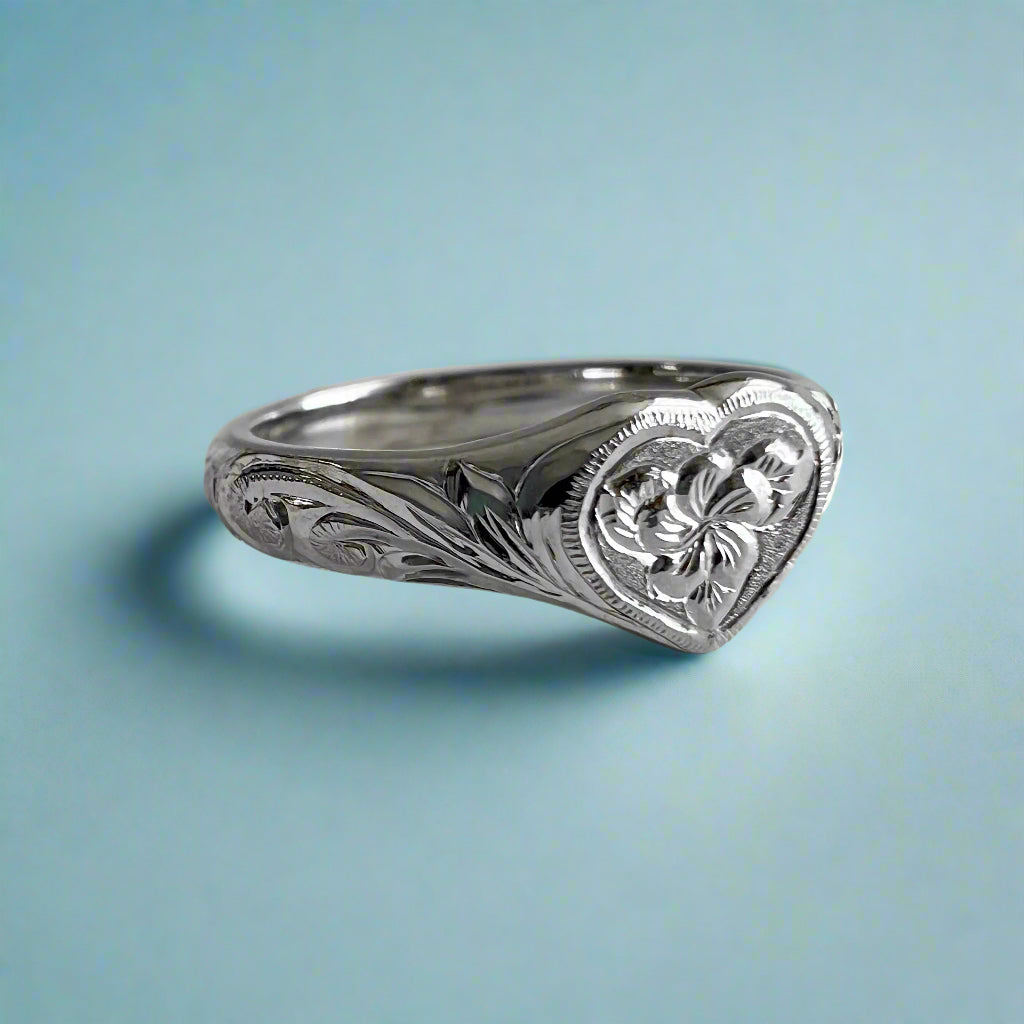 Hawaiian Heart Ring with Old English & Flower engraving