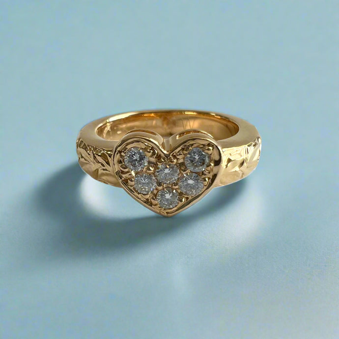 Valentine Diamond Heart Ring with Shiny Maile in 14K Yellow Gold