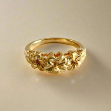 Load image into Gallery viewer, Three Small Hibiscus Hawaiian Flower Ring in 14K Yellow Gold
