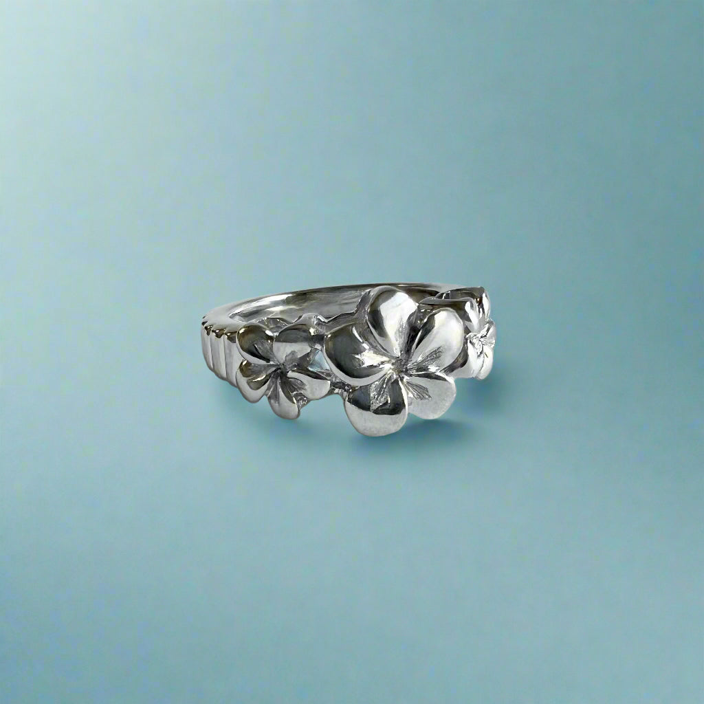 Scalloped Three Plumeria with Ridge Hawaiian Flower Ring in 14K White Gold