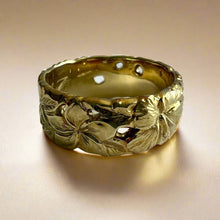 Load image into Gallery viewer, Pukalani Flower 8mm Ring
