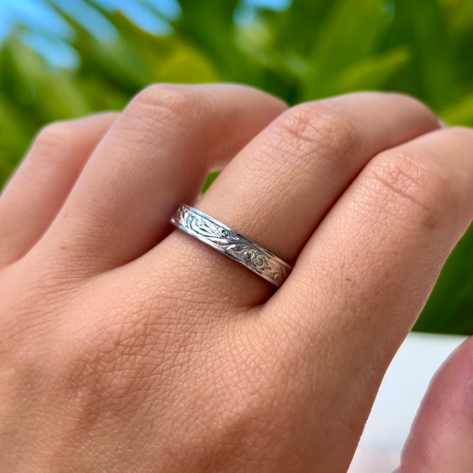 Shiny Old English 4mm Hawaiian Ring in 14K White Gold in size 9