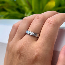 Load image into Gallery viewer, Shiny Old English 4mm Hawaiian Ring in 14K White Gold in size 9
