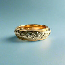 Load image into Gallery viewer, Two-Tone Maile &amp; Hibiscus 6mm Ring in 14K Yellow &amp; White Gold

