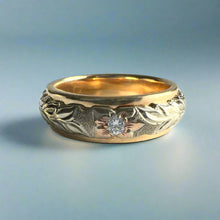 Load image into Gallery viewer, Tri-Color Scalloped Top Shiny Maile with Hibiscus &amp; Diamond 6mm Ring in 14K Gold
