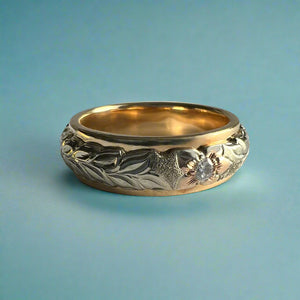 Tri-Color Scalloped Top Shiny Maile with Hibiscus & Diamond 6mm Ring in 14K Gold
