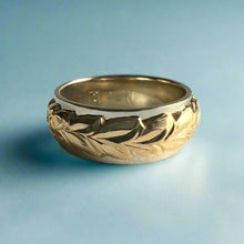 Load image into Gallery viewer, Two-Tone Scalloped Top Shiny Maile &amp; Hibiscus 8mm Ring in 14K White &amp; Yellow Gold
