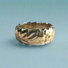 Load image into Gallery viewer, Two-Tone Scalloped Shiny Maile &amp; Hibiscus 8.5 mm Ring in 14K White &amp; Yellow Gold
