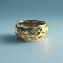 Load image into Gallery viewer, Two-Tone Scalloped Top Hibiscus, Plumeria &amp; Shiny Maile 10mm Ring in 14K White &amp; Green Gold
