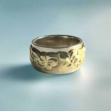 Load image into Gallery viewer, Two-Tone Scalloped Top Hibiscus, Plumeria &amp; Shiny Maile 10mm Ring in 14K White &amp; Green Gold
