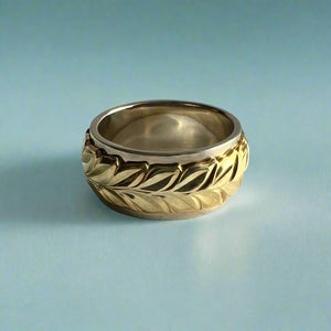 Two-Tone Scalloped Top Maile 10mm Ring in 14K White & Green Gold