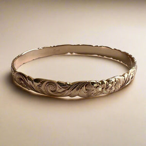 Scalloped Old English & Hibiscus with Leaves 8mm Bangle Bracelet in 14K Pink Gold