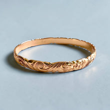 Load image into Gallery viewer, Scalloped Old English &amp; Hibiscus with Leaves 8mm Bangle Bracelet in 14K Pink Gold in size 7 1/2
