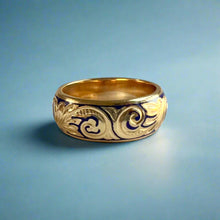 Load image into Gallery viewer, Ali&#39;i 8mm Hawaiian Ring in 14K Yellow Gold
