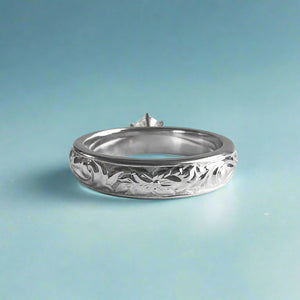 Shiny Old English Solitaire 4mm Ring with Cubic Zirconia in 14K White Gold in size 6