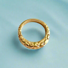 Load image into Gallery viewer, Kaimana Hibiscus Ring in 14K Yellow Gold in size 6 3/4
