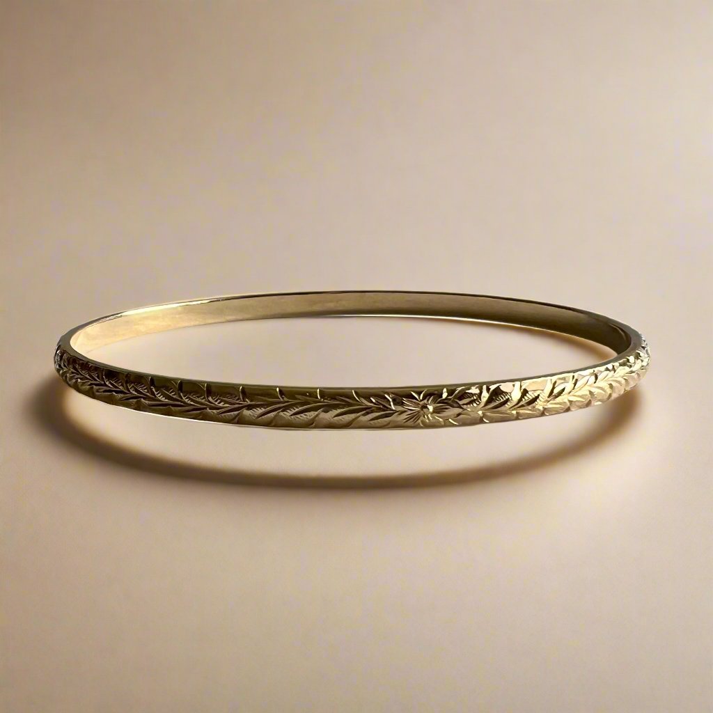 Maile & Hibiscus 4mm Bangle Bracelet in 14K Yellow Gold