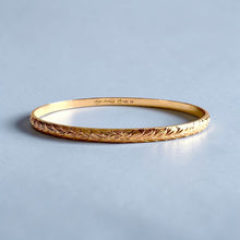 Load image into Gallery viewer, Maile &amp; Hibiscus 4mm Makana Bangle Bracelet in 14K Pink Gold in size 7 1/4
