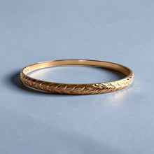 Load image into Gallery viewer, Maile &amp; Hibiscus 4mm Makana Bangle Bracelet in 14K Pink Gold in size 7 1/4

