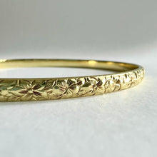 Load image into Gallery viewer, Hibiscus &amp; Plumeria w/ Leaves 4mm Bangle Bracelet in 14K Green Gold
