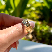 Load image into Gallery viewer, Scalloped Old English with Turtle &amp; Hibiscus 8mm Ring in 14K Yellow Gold in size 7
