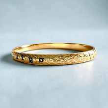 Load image into Gallery viewer, Maile &amp; Hibiscus 6mm "Kuuipo" Bangle Bracelet in 14K Yellow Gold in size 7 1/2
