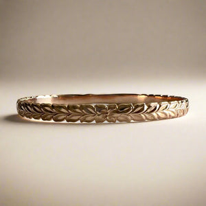 Scalloped Shiny Maile & Hibiscus 6mm Bangle Bracelet in 14K Pink Gold