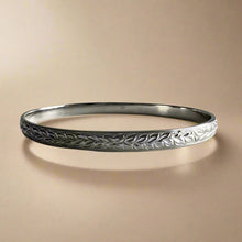 Load image into Gallery viewer, Shiny Maile &amp; Hibiscus 6mm Bangle Bracelet in 14K White Gold
