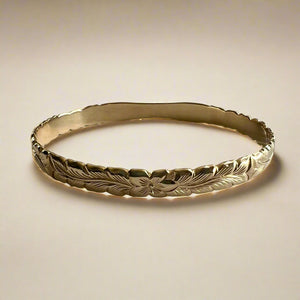 Scalloped Long Leaf Maile 8mm "Kuuipo" Bangle Bracelet in 14K Yellow Gold