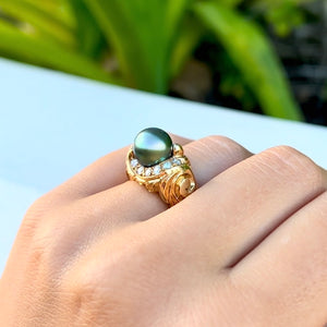 Old English & Diamonds Black Pearl Ring in 14K Yellow Gold in size 5 1/2