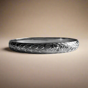 Hawaiian Maile & Hibiscus 8mm "Kuuipo" Bangle Bracelet in 14K White Gold