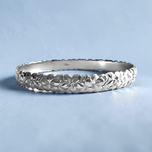 Load image into Gallery viewer, Scalloped Hibiscus &amp; Plumeria with Leaves 8mm Bangle Bracelet in 14K White Gold in size 7

