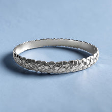 Load image into Gallery viewer, Scalloped Hibiscus &amp; Plumeria with Leaves 8mm Bangle Bracelet in 14K White Gold in size 7
