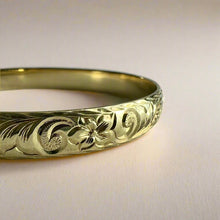 Load image into Gallery viewer, Old English &amp; Hibiscus 8mm Bangle Bracelet in 14K Green Gold
