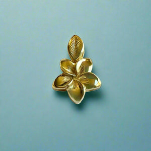 Medium Huaka Bright Starflower Pendant in 14K Green Gold