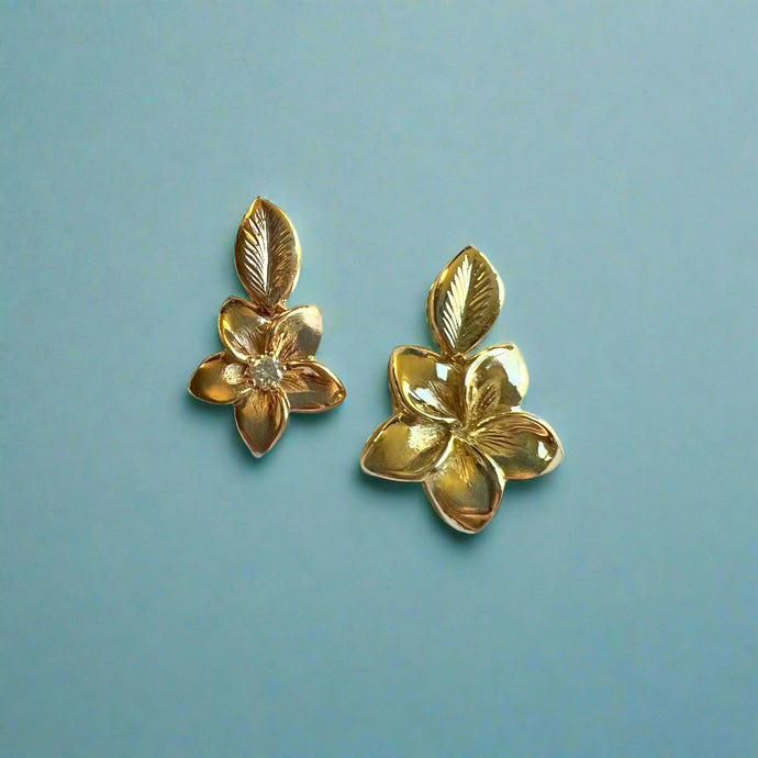 Huaka Bright Starflower Pendants in 14K Gold