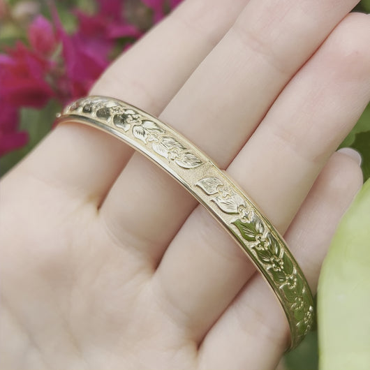 Mokihana Berry Bangle in Yellow gold