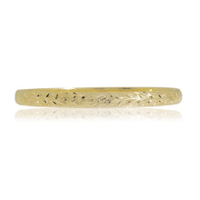 Load image into Gallery viewer, Maile Engraved 6mm Hawaiian Heirloom Bangle 
