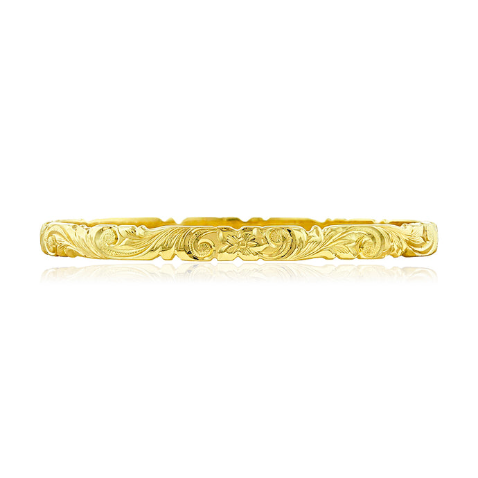 Scalloped Old English 6mm Bangle in yellow gold