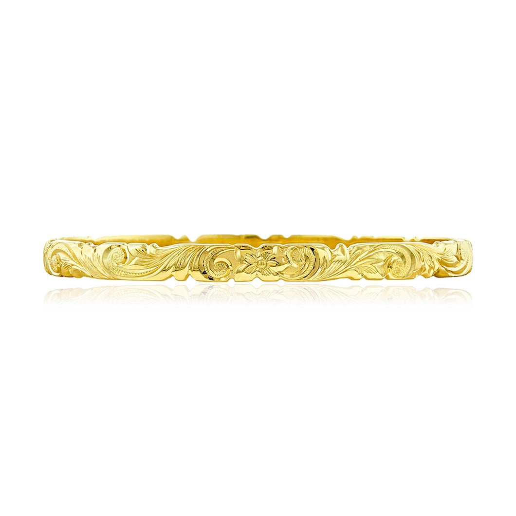 Scalloped Old English 6mm Bangle in yellow gold